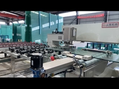 Beberapa lini produksi dengan 4000 meter persegi pabrik.